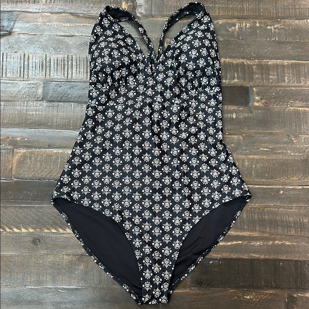 Old Navy One Piece Bathing Suit